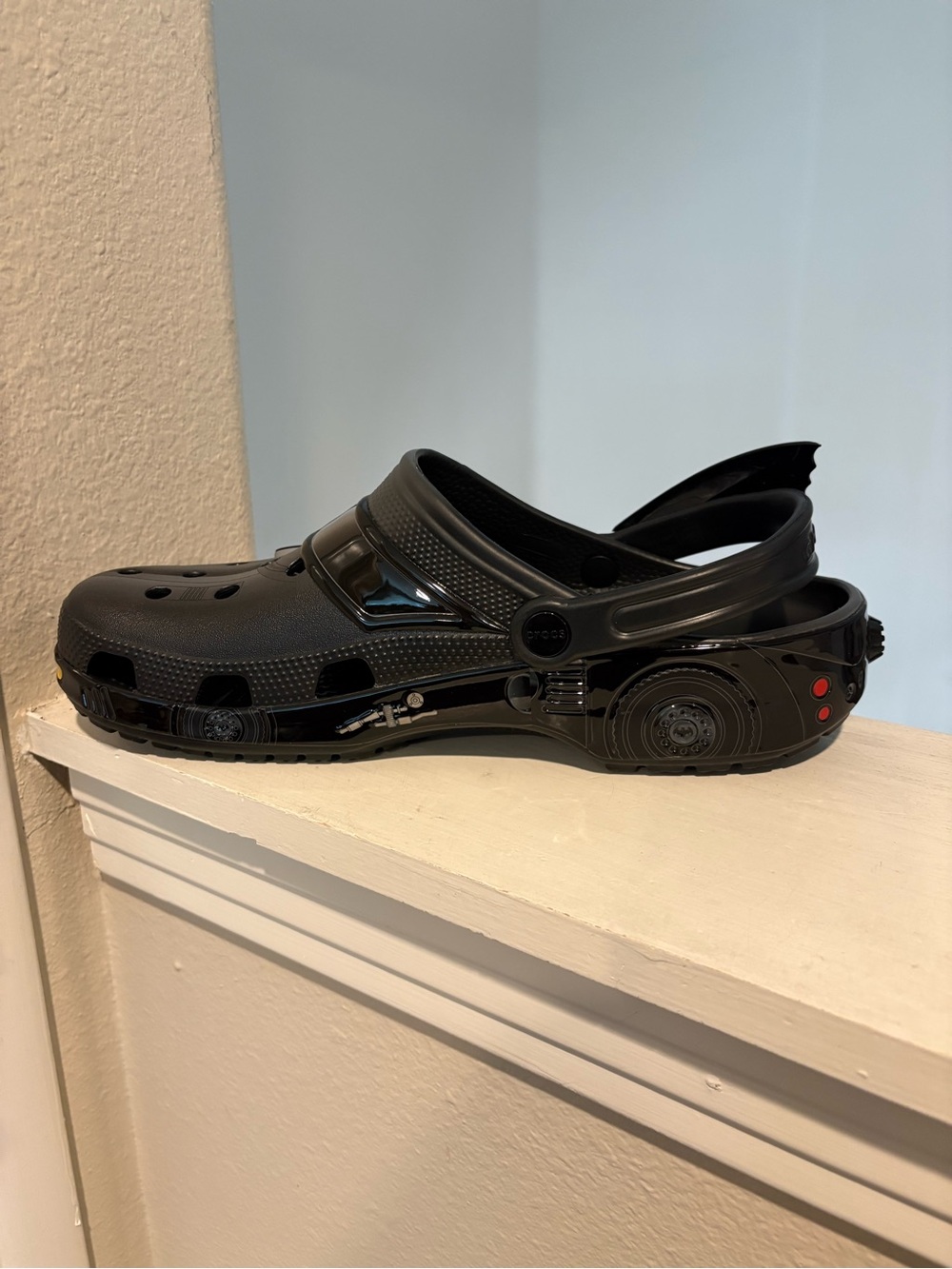 Batman Batmobile Crocs Classic Clog Size 12 Men's New In Original Bag - Picture 5 of 9